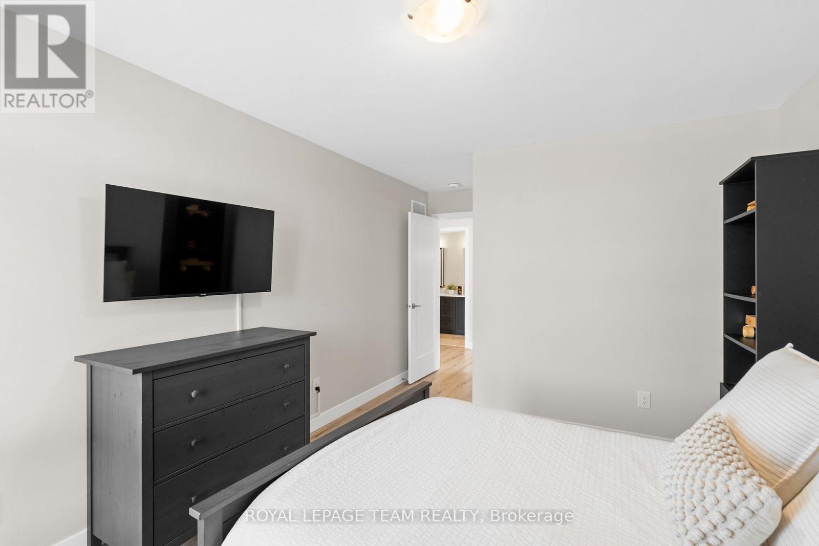 Photo 13 of 171 Bristol Crescent, North Grenville ON