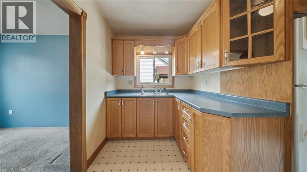 Photo 7 of 383 Marlborough Street, Brantford ON