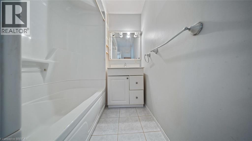 Photo 2 of 383 Marlborough Street, Brantford ON