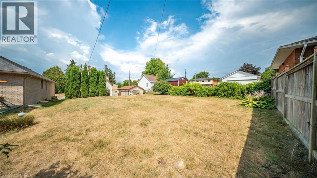 Photo 4 of 383 Marlborough Street, Brantford ON