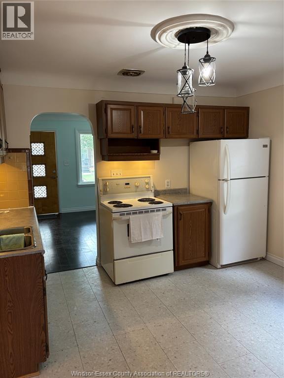 Photo 7 of 1714 Gladstone Avenue, Windsor ON