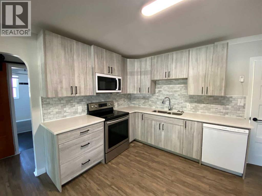 Photo 16 of 5813 54 Street, Taber AB