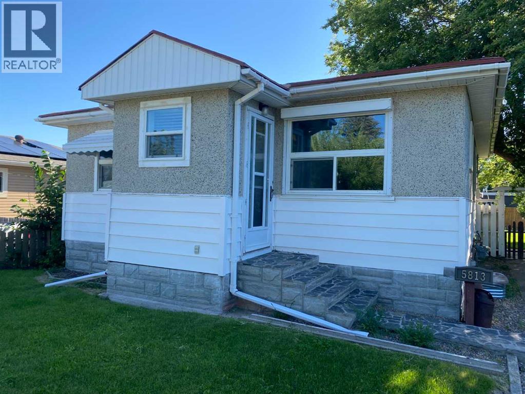 Photo 19 of 5813 54 Street, Taber AB
