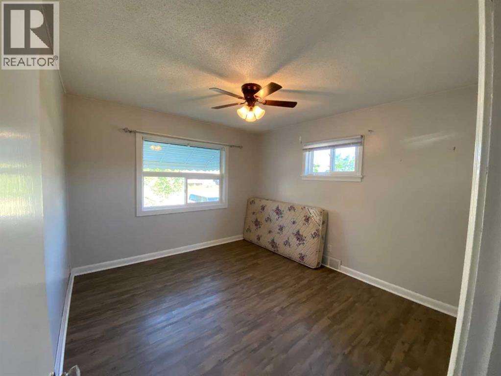 Photo 6 of 5813 54 Street, Taber AB