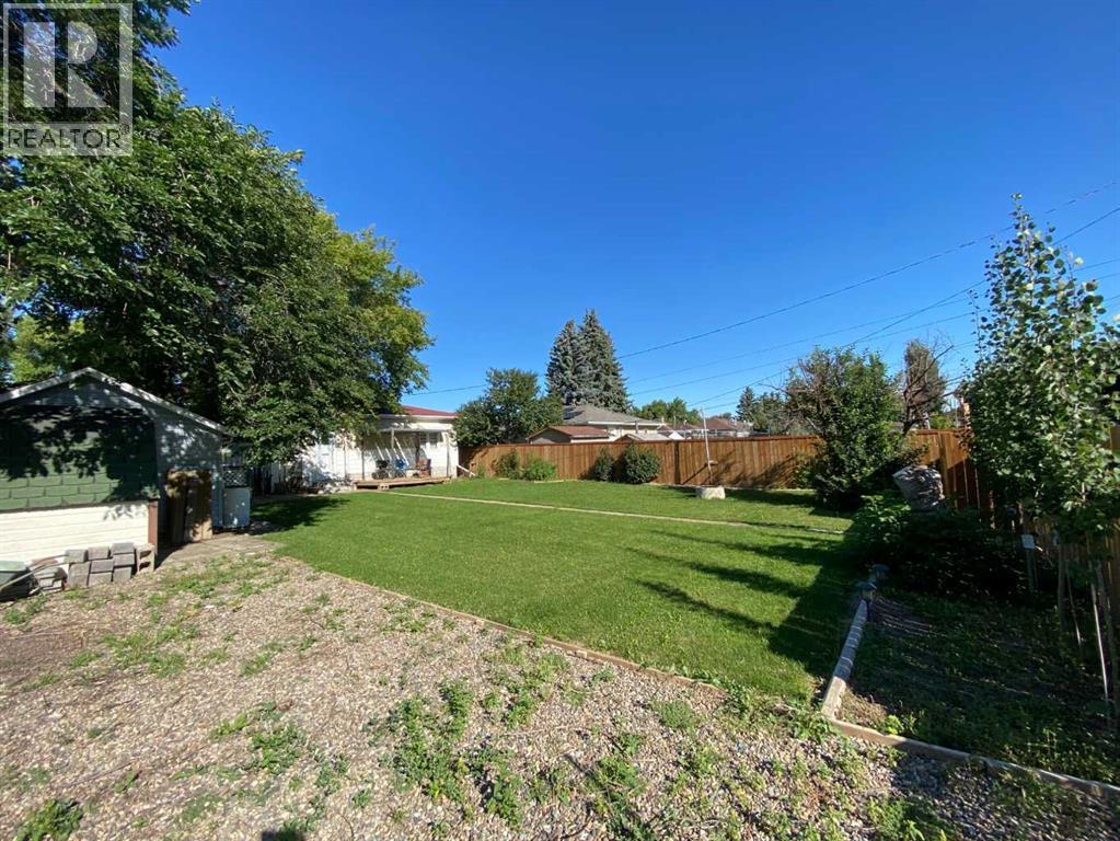 Photo 20 of 5813 54 Street, Taber AB