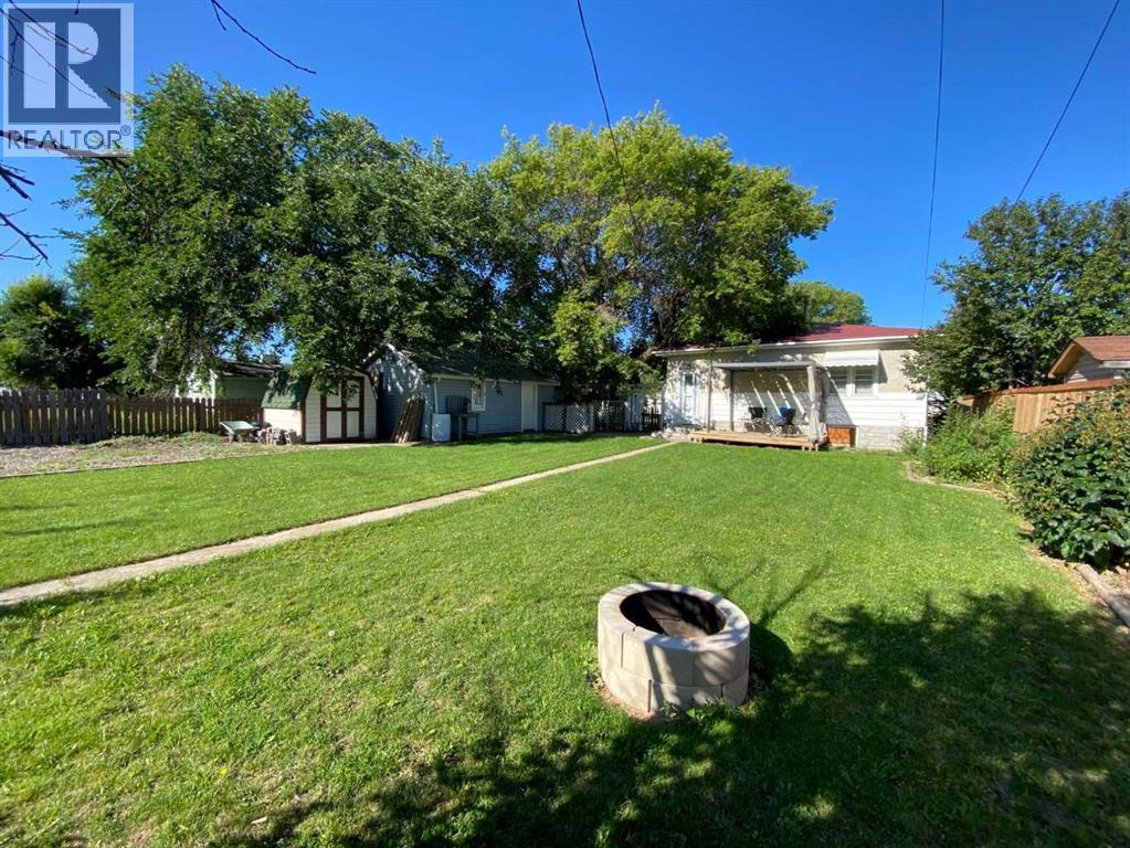 Photo 18 of 5813 54 Street, Taber AB
