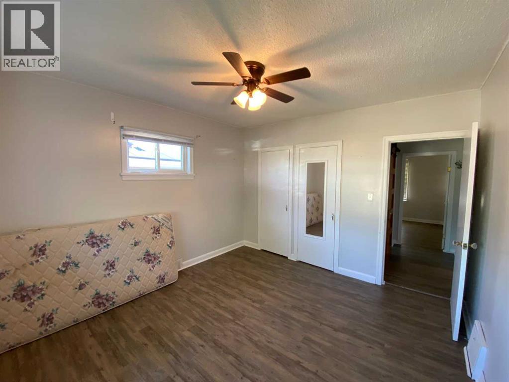Photo 23 of 5813 54 Street, Taber AB