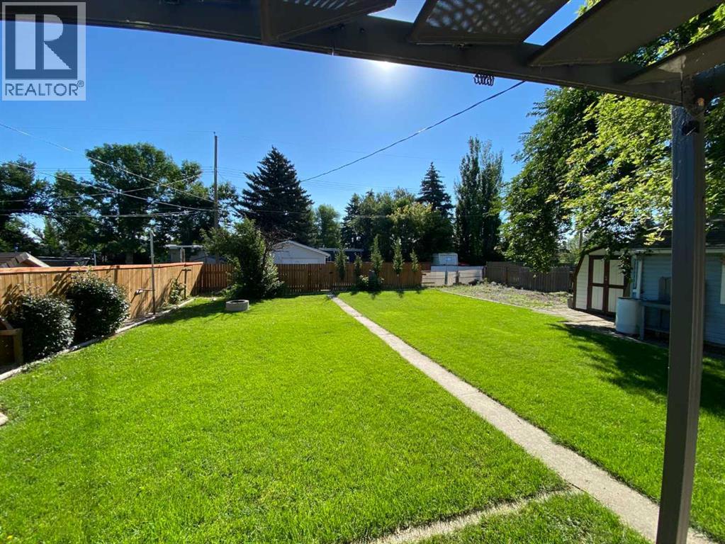 Photo 26 of 5813 54 Street, Taber AB