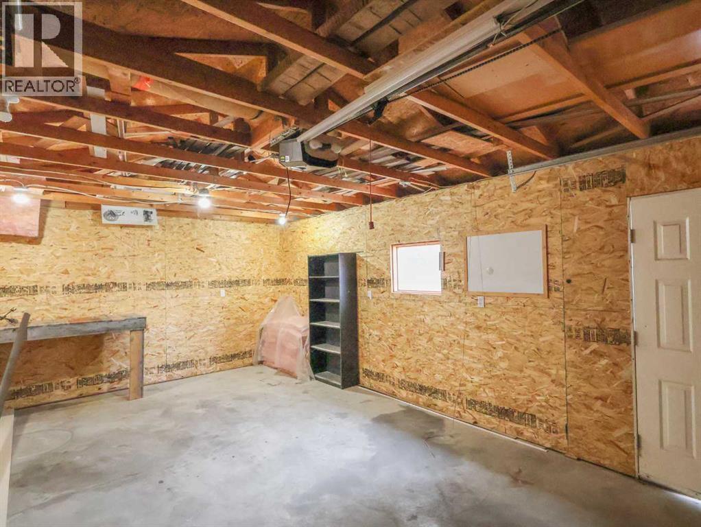 Single Family House Bungalow for Sale in   Avenue Rosedale Stettler 