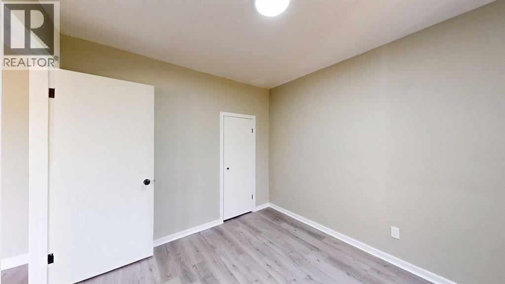 Single Family House Bungalow for Sale in   Avenue Rosedale Stettler 