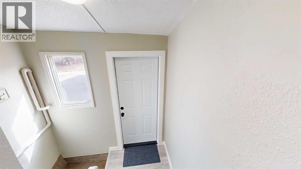 Single Family House Bungalow for Sale in   Avenue Rosedale Stettler 