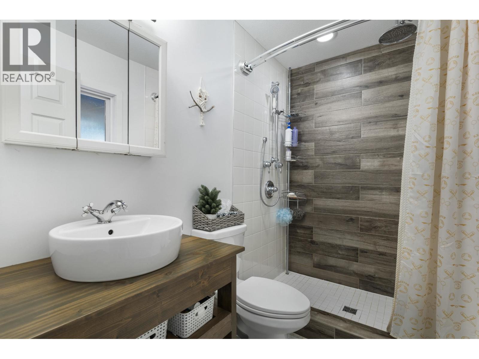 Photo 18 of 2850 Coast Meridian Road, Port Coquitlam BC