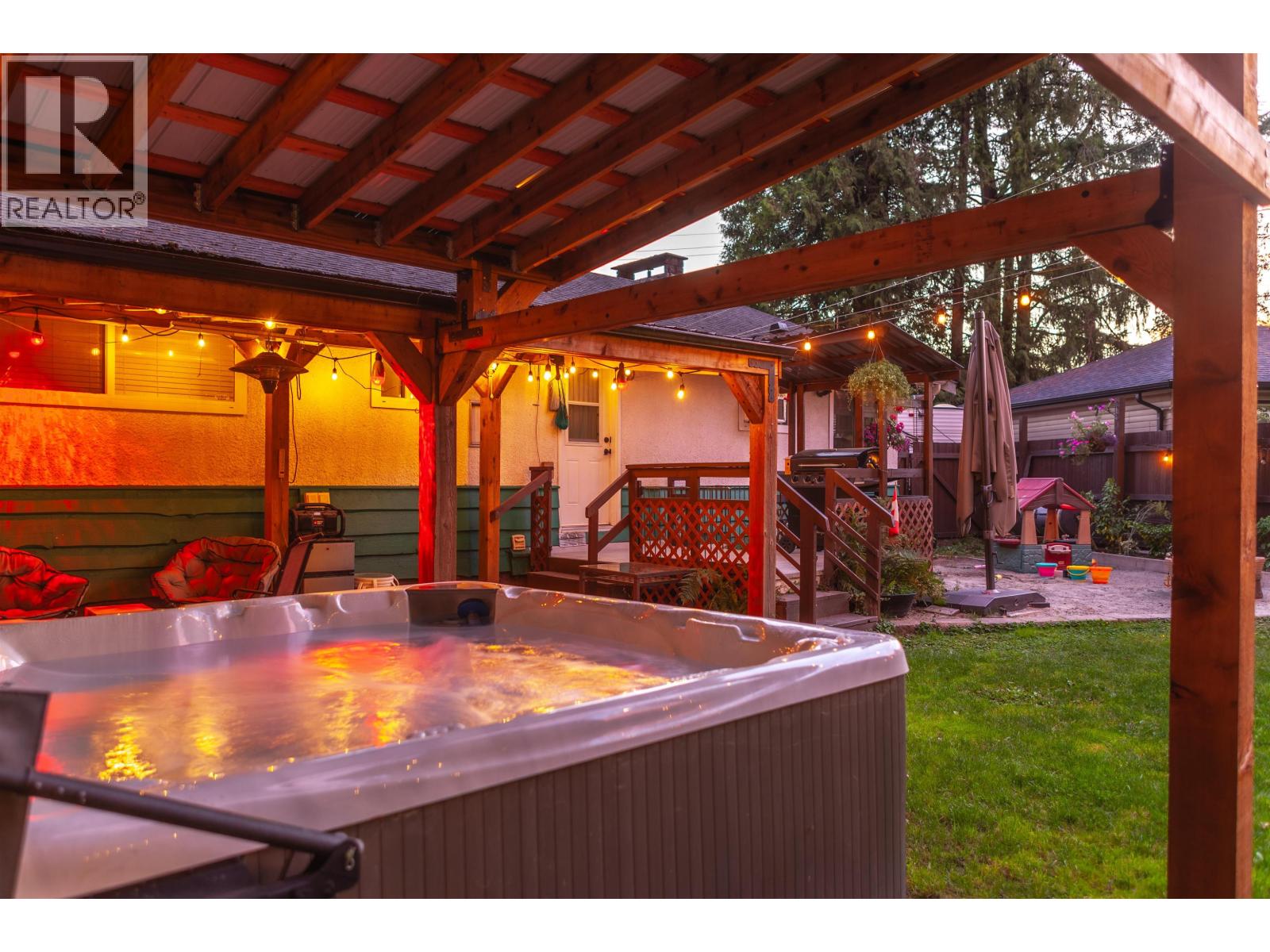 Photo 33 of 2850 Coast Meridian Road, Port Coquitlam BC