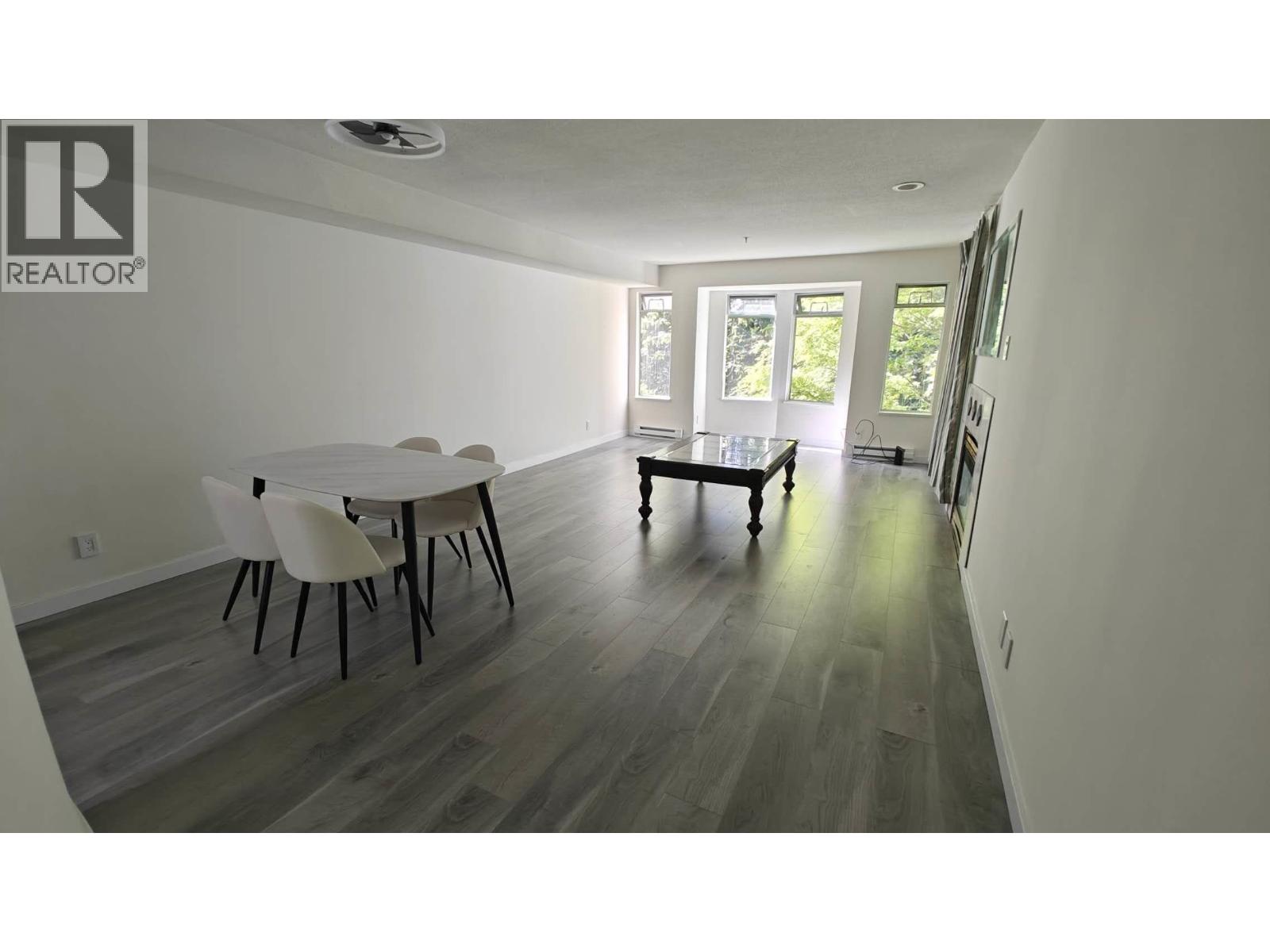 Photo 4 of 409 6737 Station Hill Court, Burnaby BC