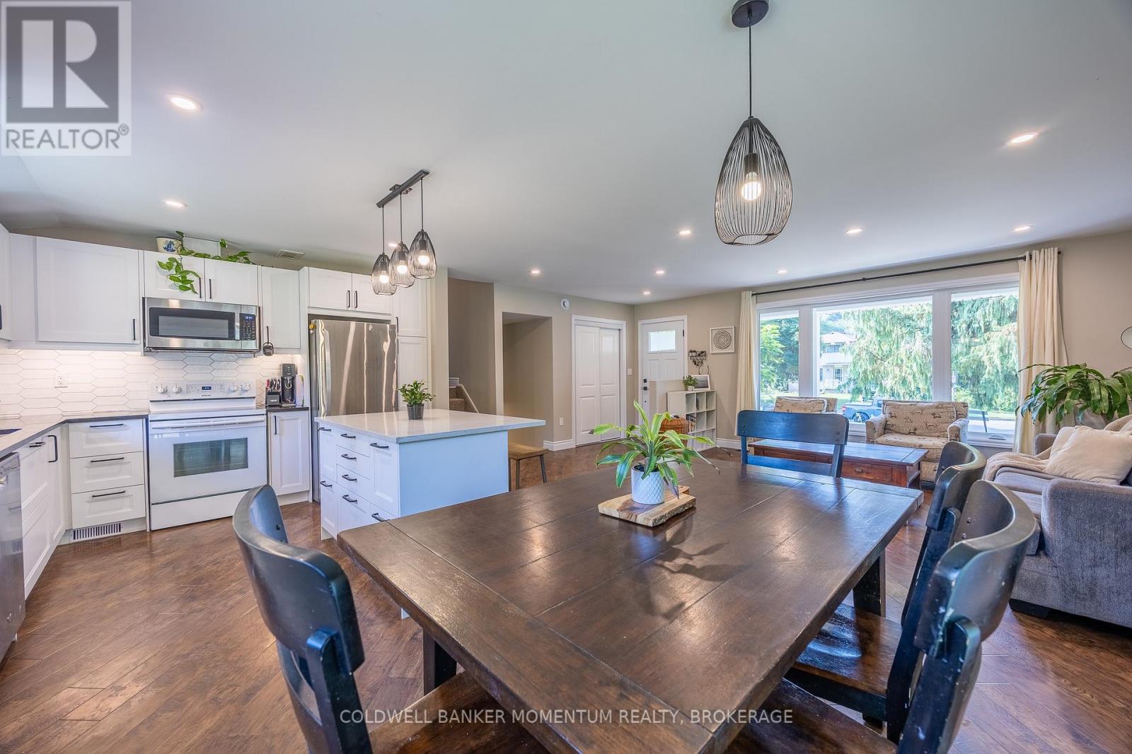 Photo 11 of 30 Ashton Drive, Norfolk ON