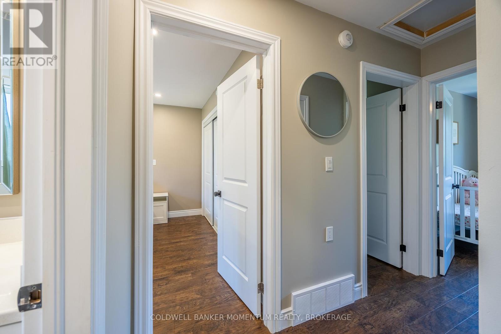 Photo 15 of 30 Ashton Drive, Norfolk ON
