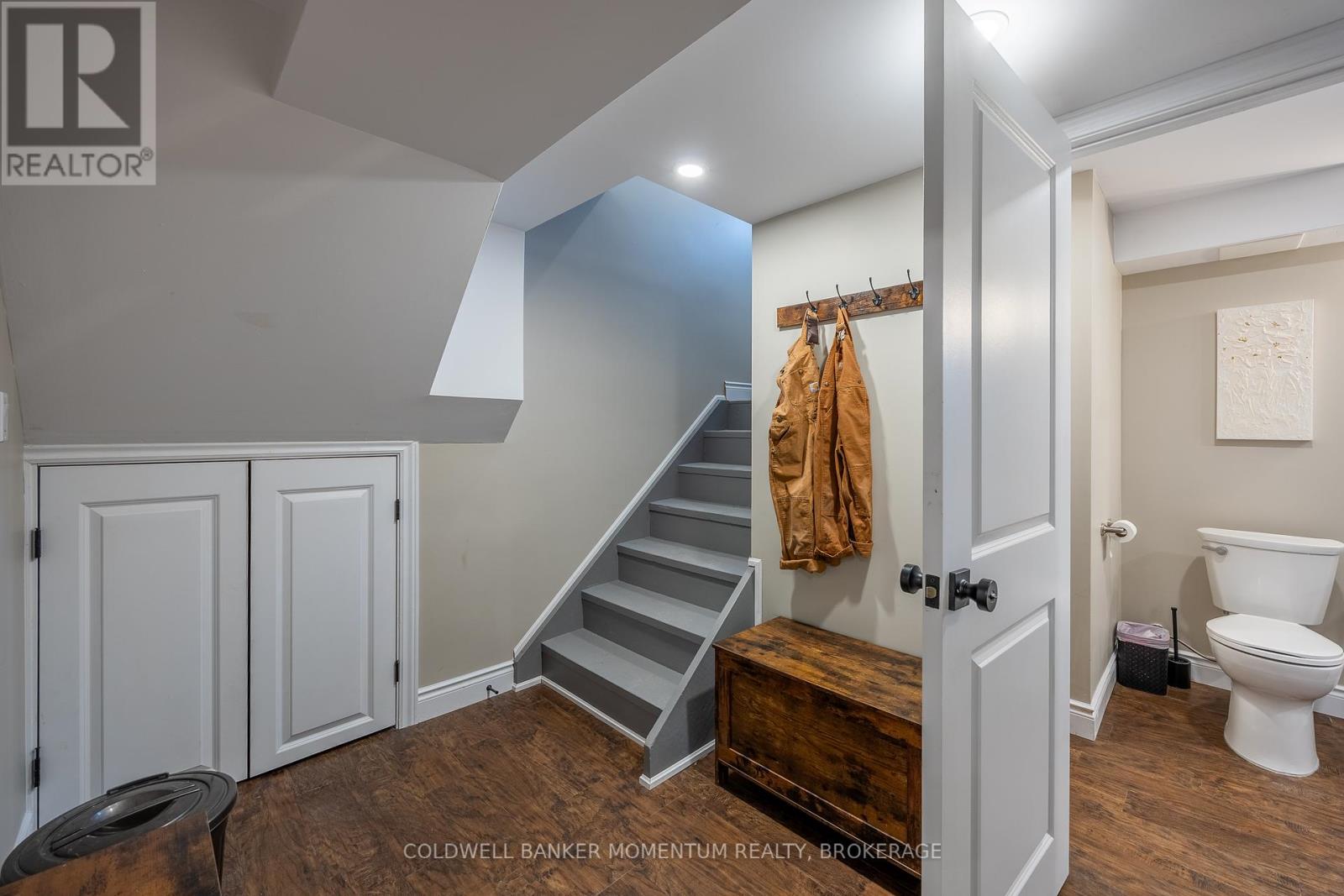 Photo 25 of 30 Ashton Drive, Norfolk ON