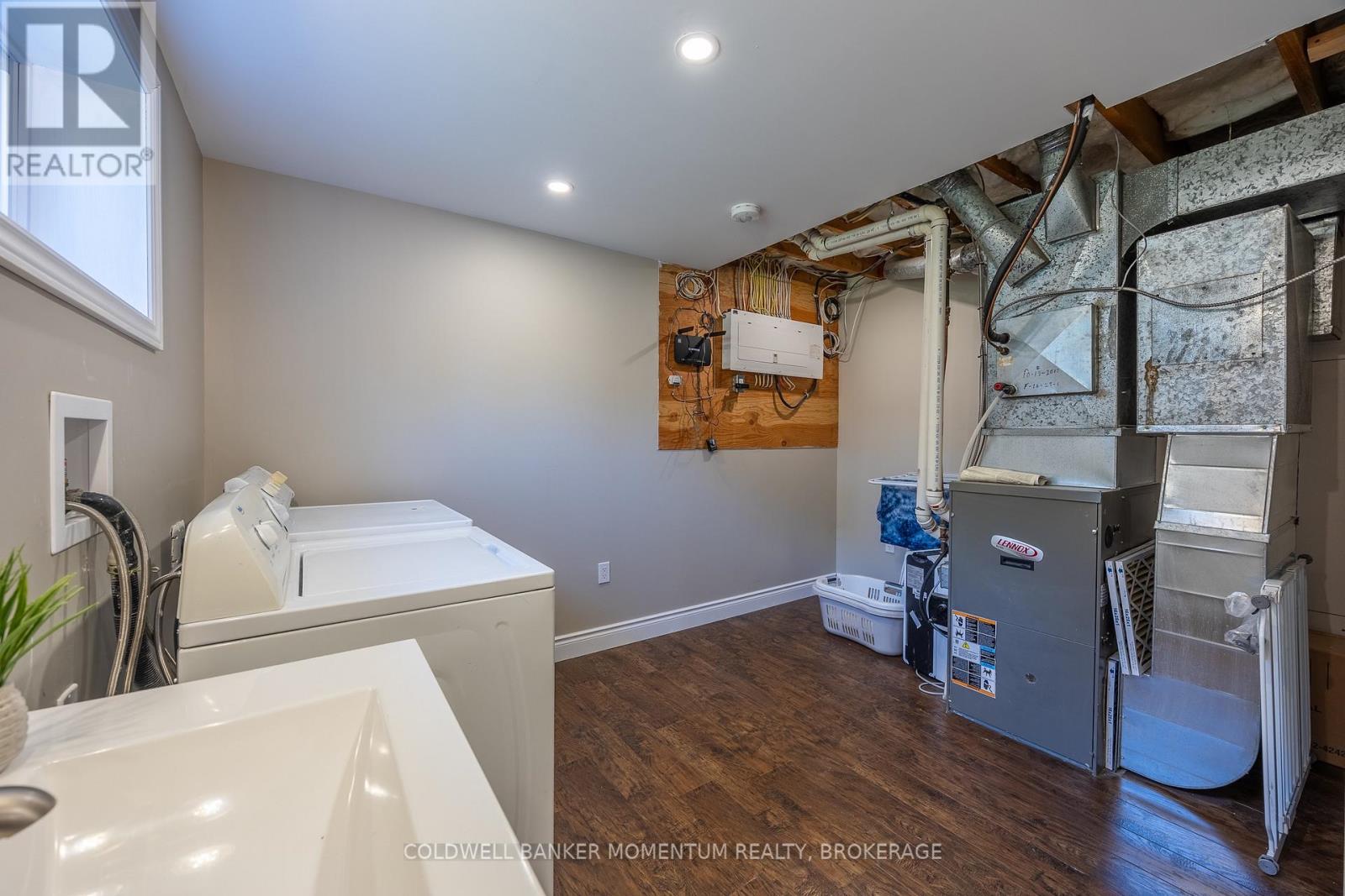 Photo 26 of 30 Ashton Drive, Norfolk ON