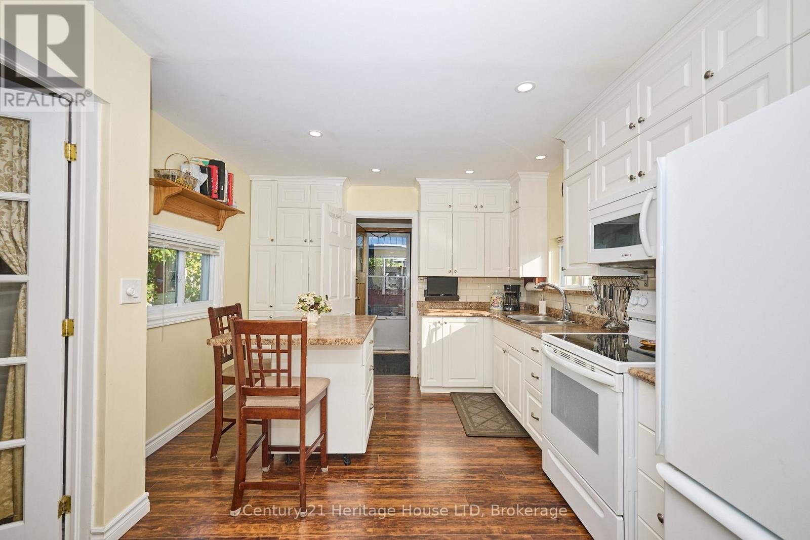 Photo 24 of 662 Lakeshore Road W, Fort Erie ON