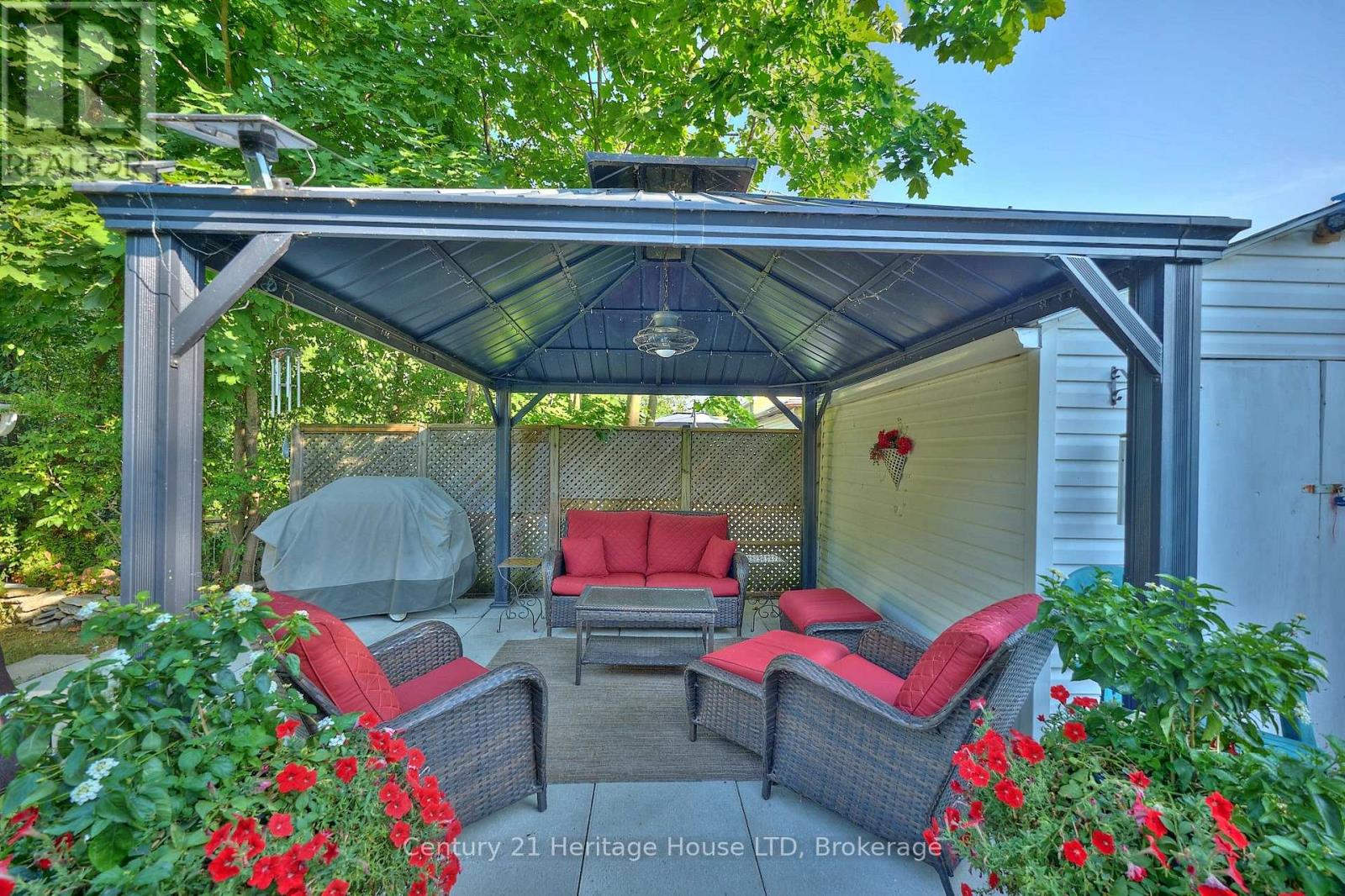 Photo 35 of 662 Lakeshore Road W, Fort Erie ON