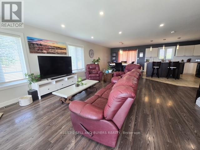 Photo 8 of 15765 Manning Road, South Stormont ON