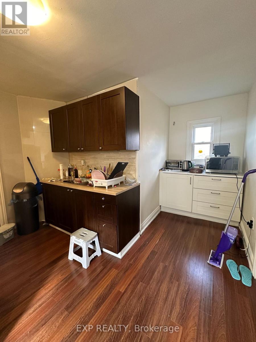 Photo 8 of 215 Emerson Street, Hamilton ON