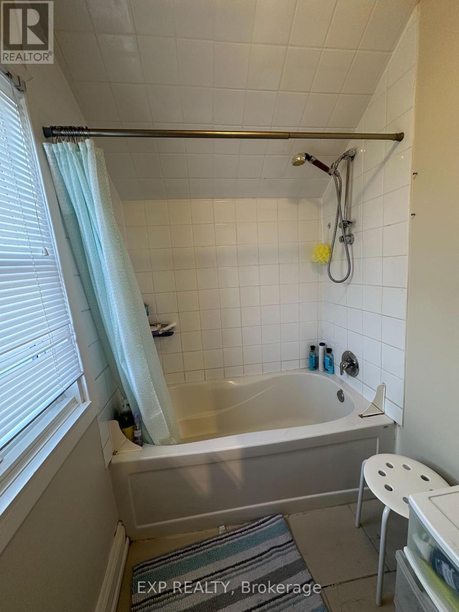 Photo 16 of 215 Emerson Street, Hamilton ON