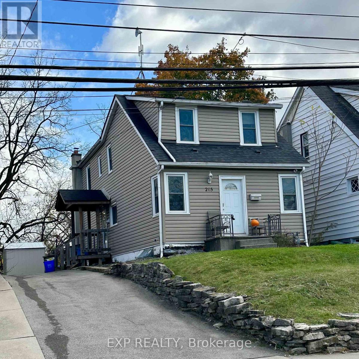 Photo 4 of 215 Emerson Street, Hamilton ON