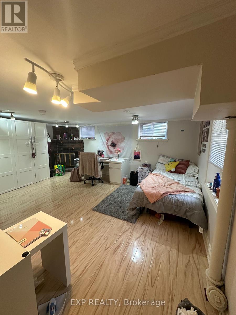 Photo 17 of 215 Emerson Street, Hamilton ON