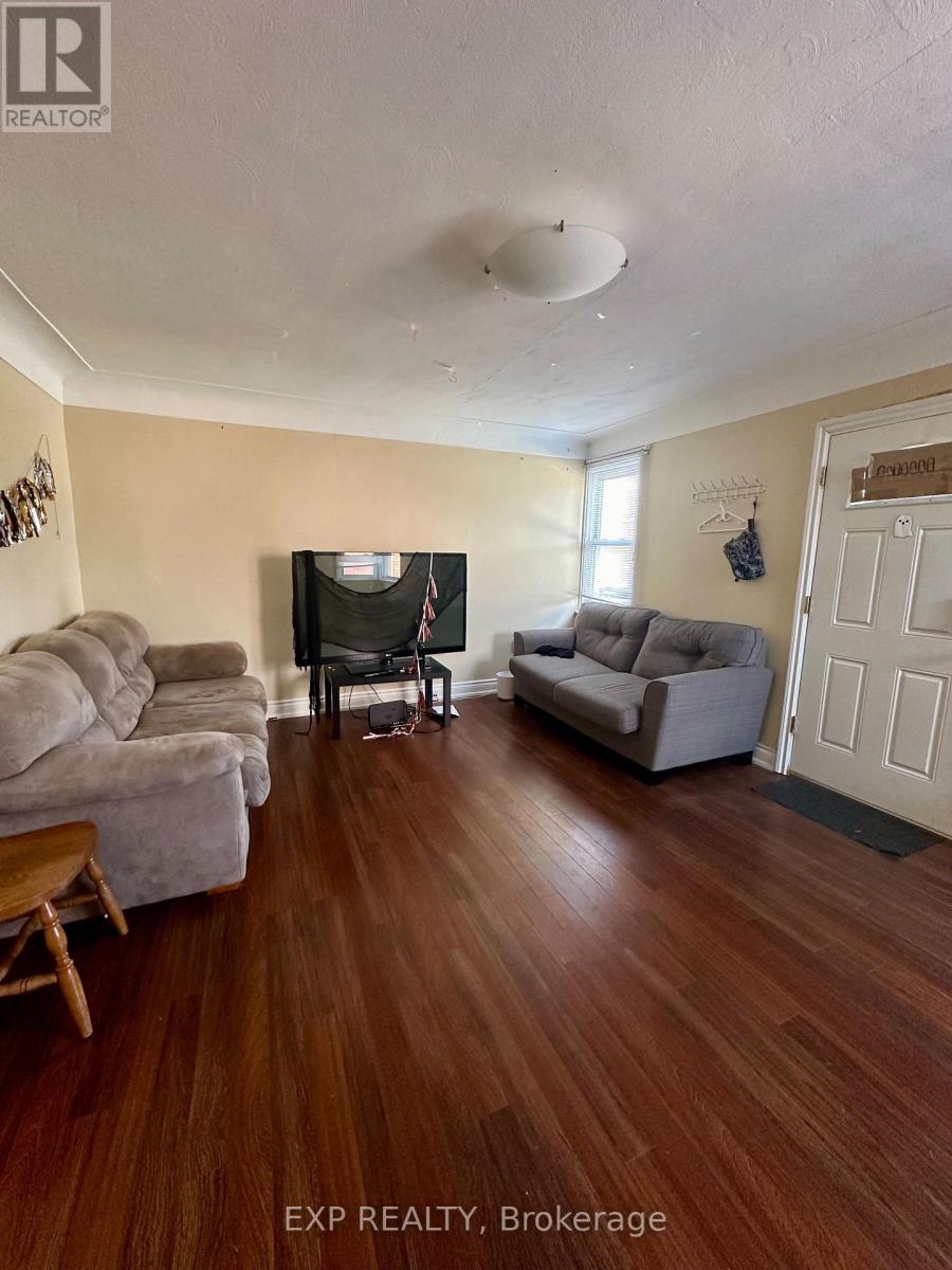 Photo 14 of 215 Emerson Street, Hamilton ON