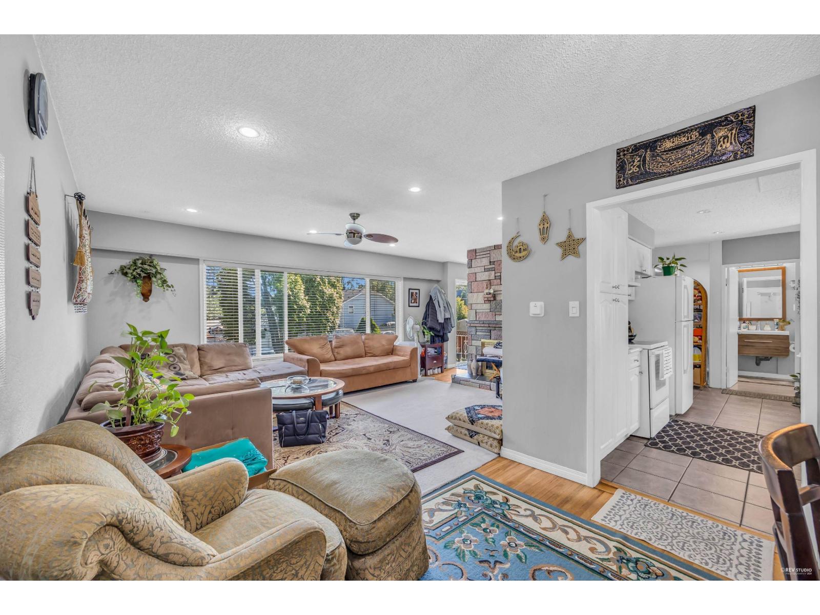 Photo 10 of 13733 67 A Avenue, Surrey BC
