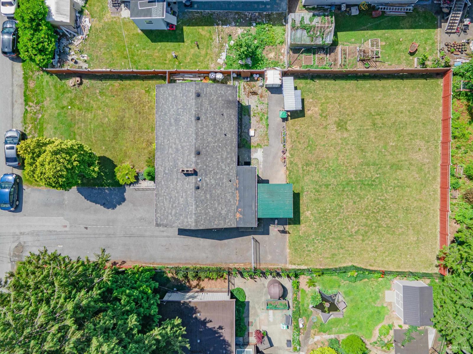 Photo 7 of 13733 67 A Avenue, Surrey BC
