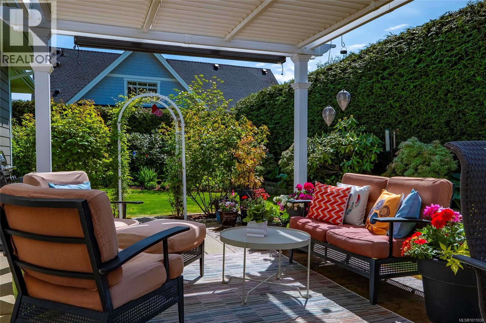 Photo 28 of 856 Bluffs Dr, Qualicum Beach BC