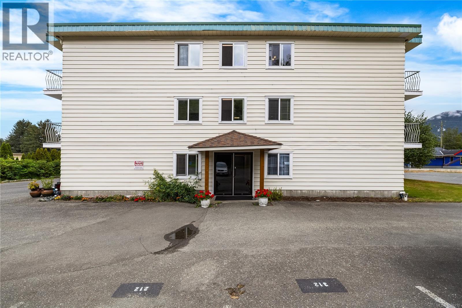 Photo 8 of 305 611 Macmillan Dr, Sayward BC