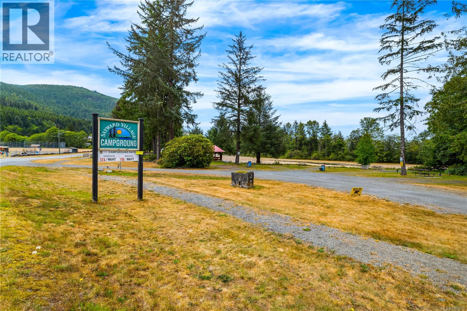Photo 9 of 305 611 Macmillan Dr, Sayward BC