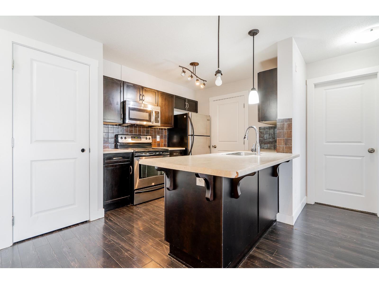 Photo 16 of 207 2038 Sandalwood Crescent, Abbotsford BC