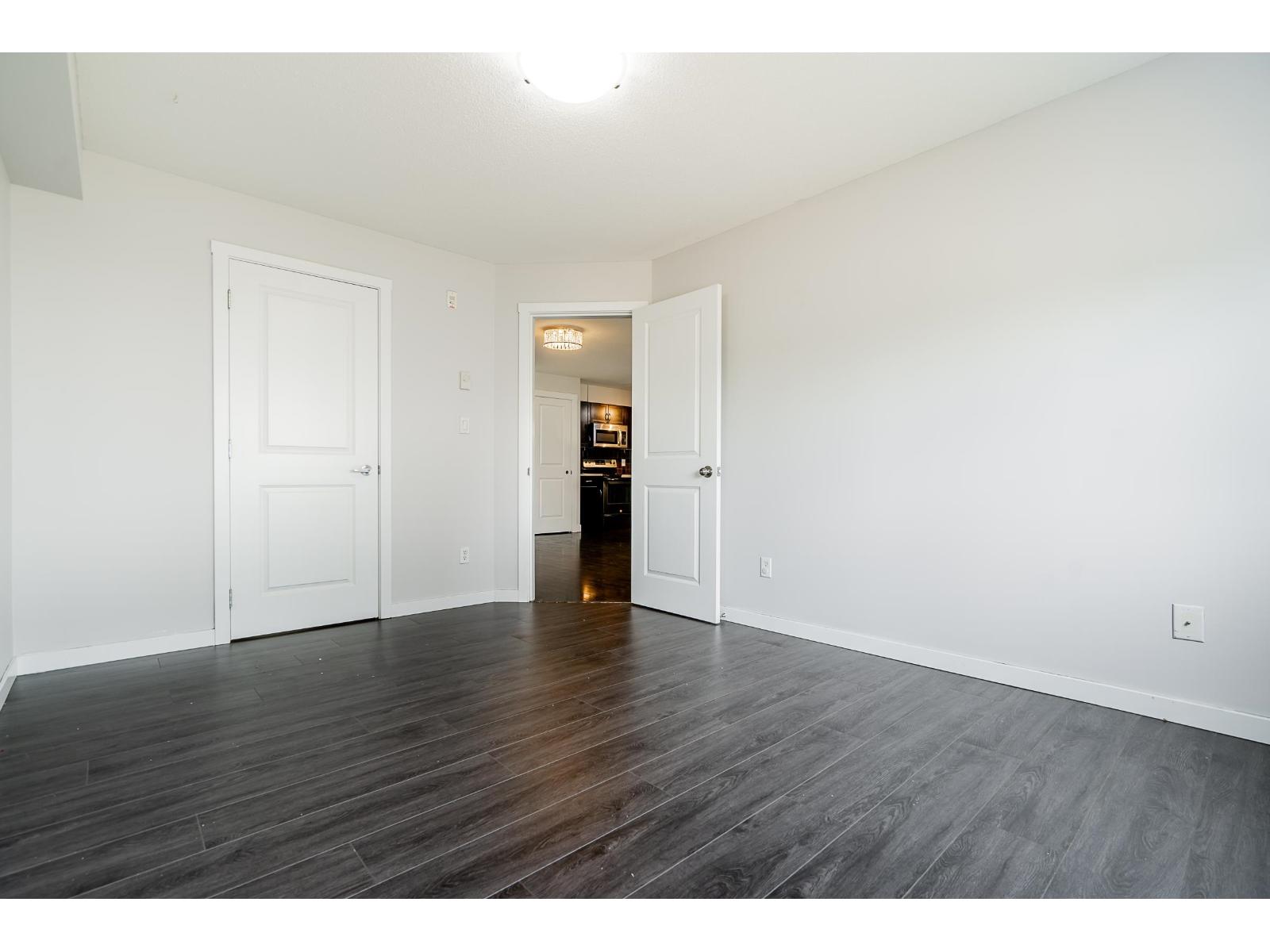 Photo 10 of 207 2038 Sandalwood Crescent, Abbotsford BC