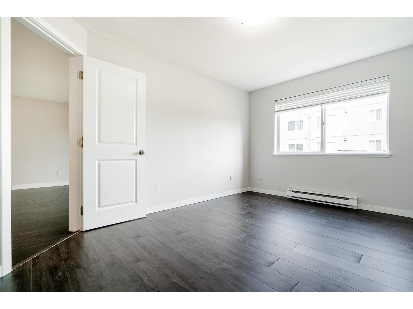 Photo 5 of 207 2038 Sandalwood Crescent, Abbotsford BC