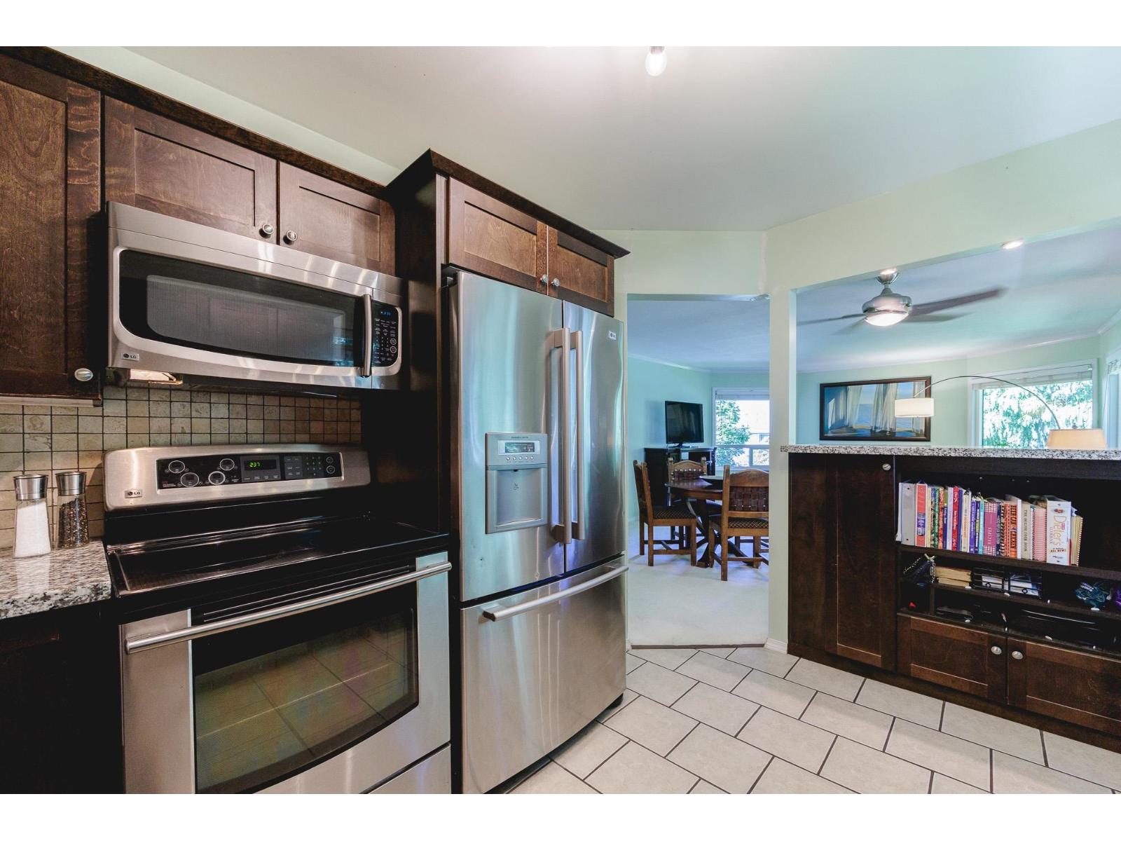 Photo 8 of 715 1350 Vidal Street, White Rock BC