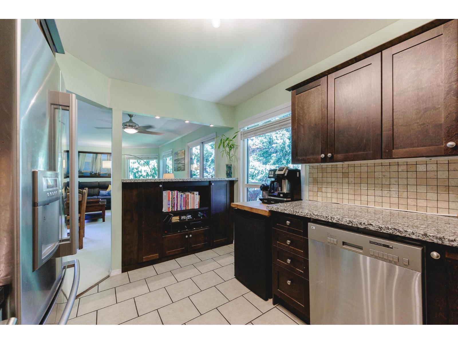 Photo 9 of 715 1350 Vidal Street, White Rock BC