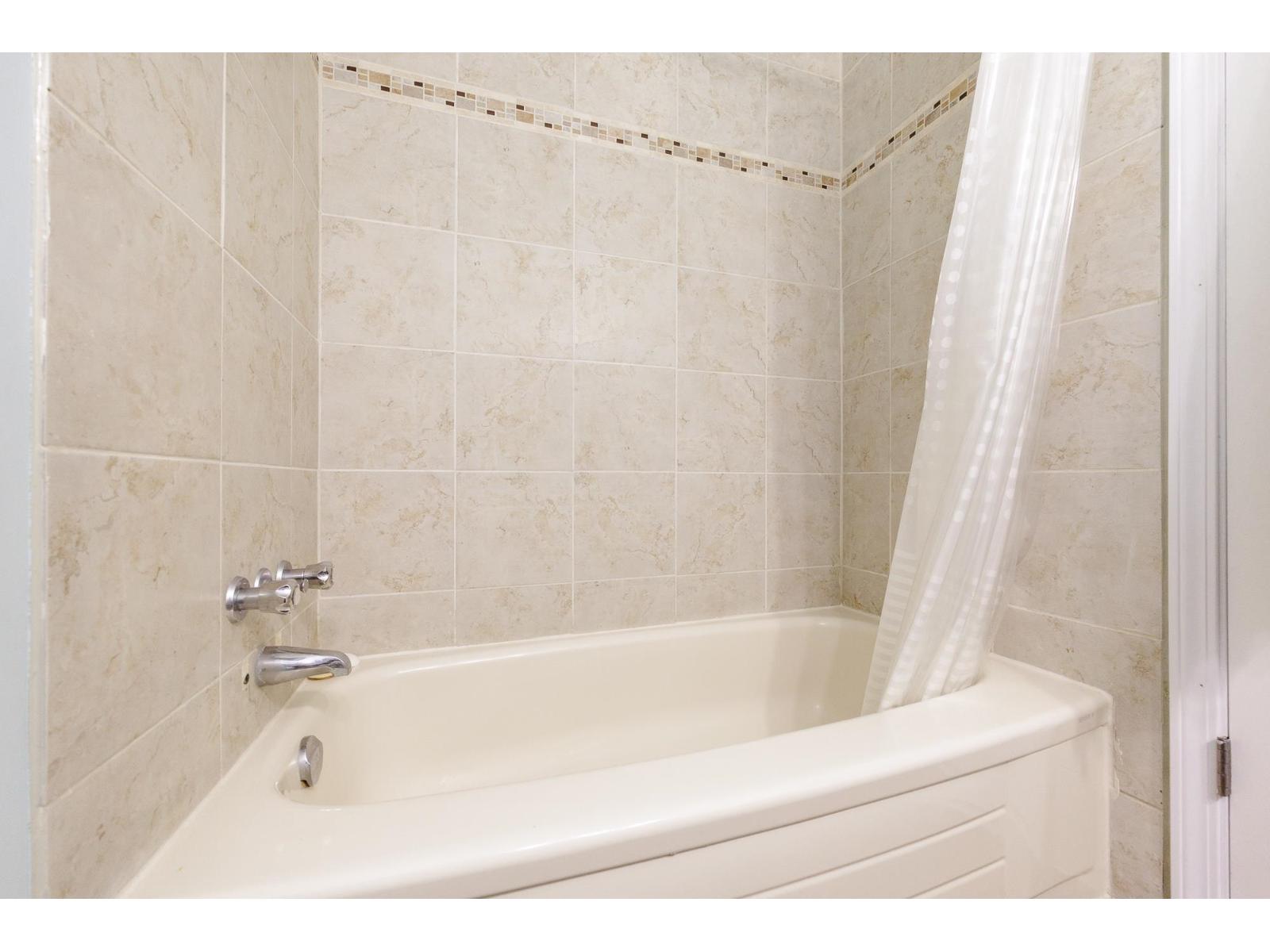 Photo 22 of 715 1350 Vidal Street, White Rock BC