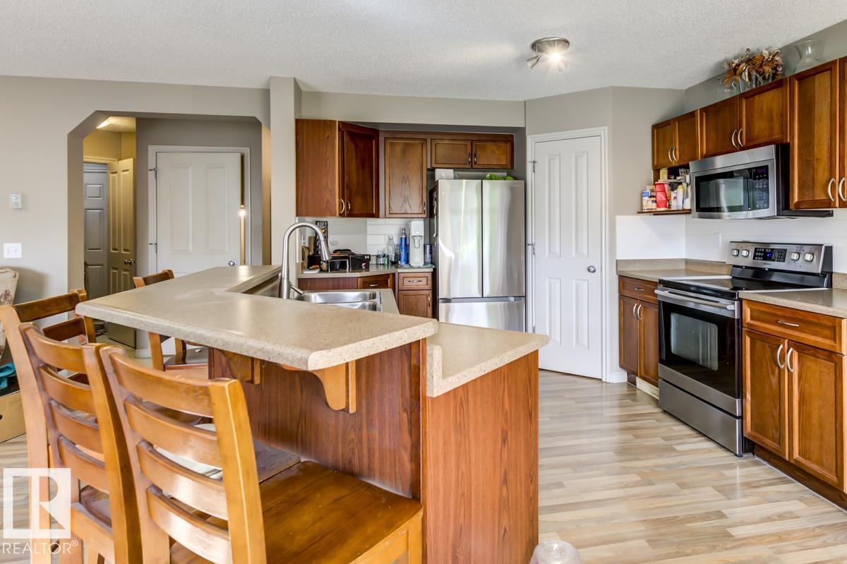 Photo 16 of 8015 Shaske Dr Nw, Edmonton AB
