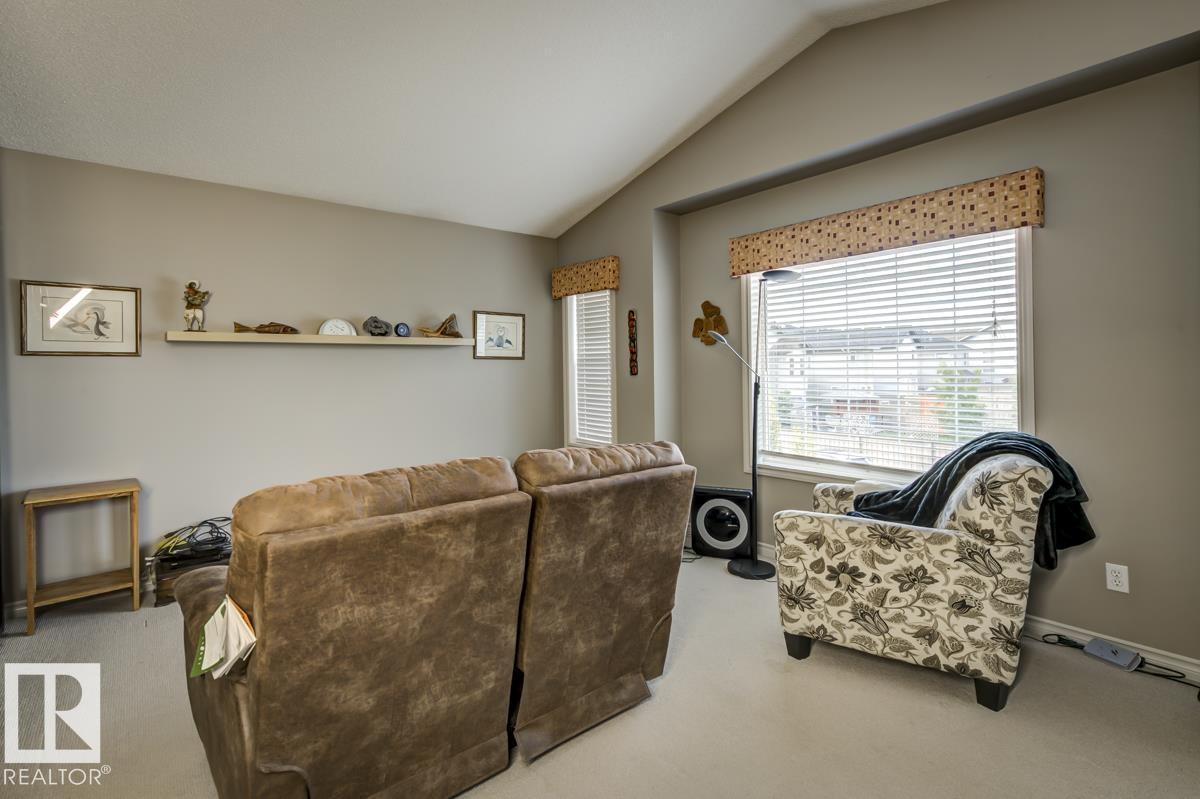 Photo 19 of 8015 Shaske Dr Nw, Edmonton AB