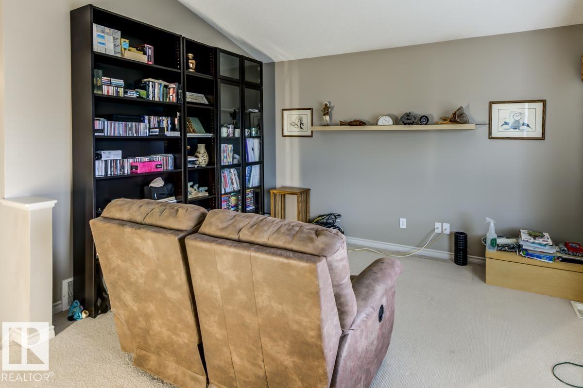 Photo 20 of 8015 Shaske Dr Nw, Edmonton AB