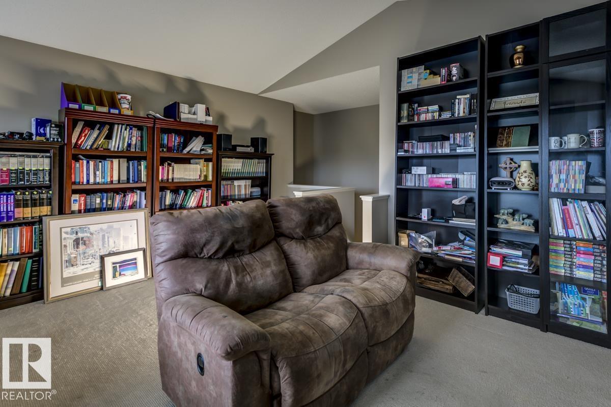 Photo 21 of 8015 Shaske Dr Nw, Edmonton AB