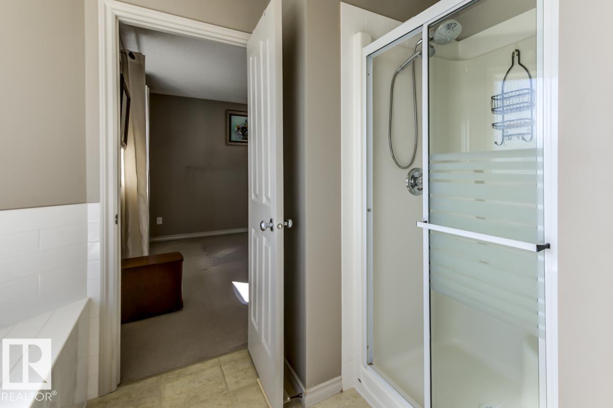 Photo 33 of 8015 Shaske Dr Nw, Edmonton AB