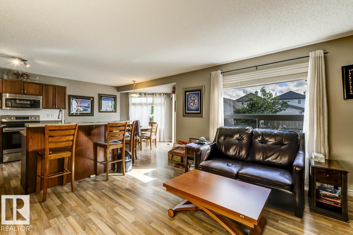 Photo 7 of 8015 Shaske Dr Nw, Edmonton AB