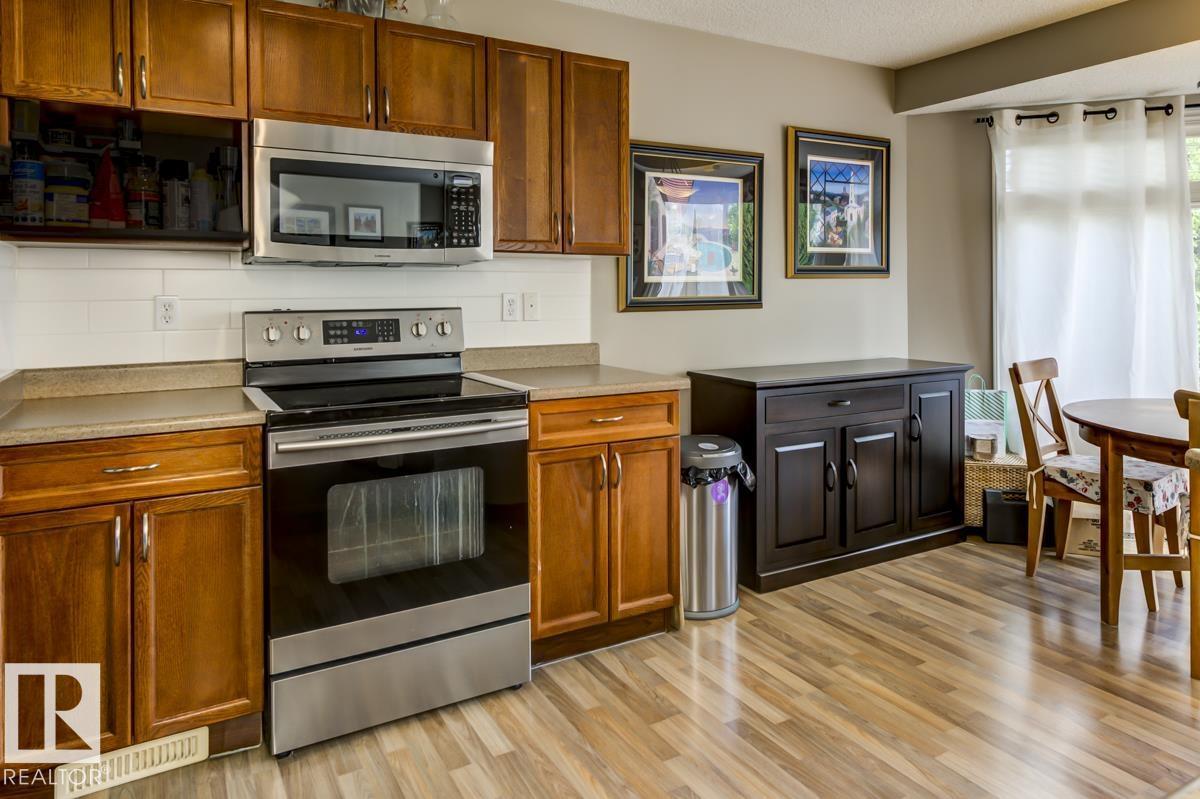 Photo 9 of 8015 Shaske Dr Nw, Edmonton AB