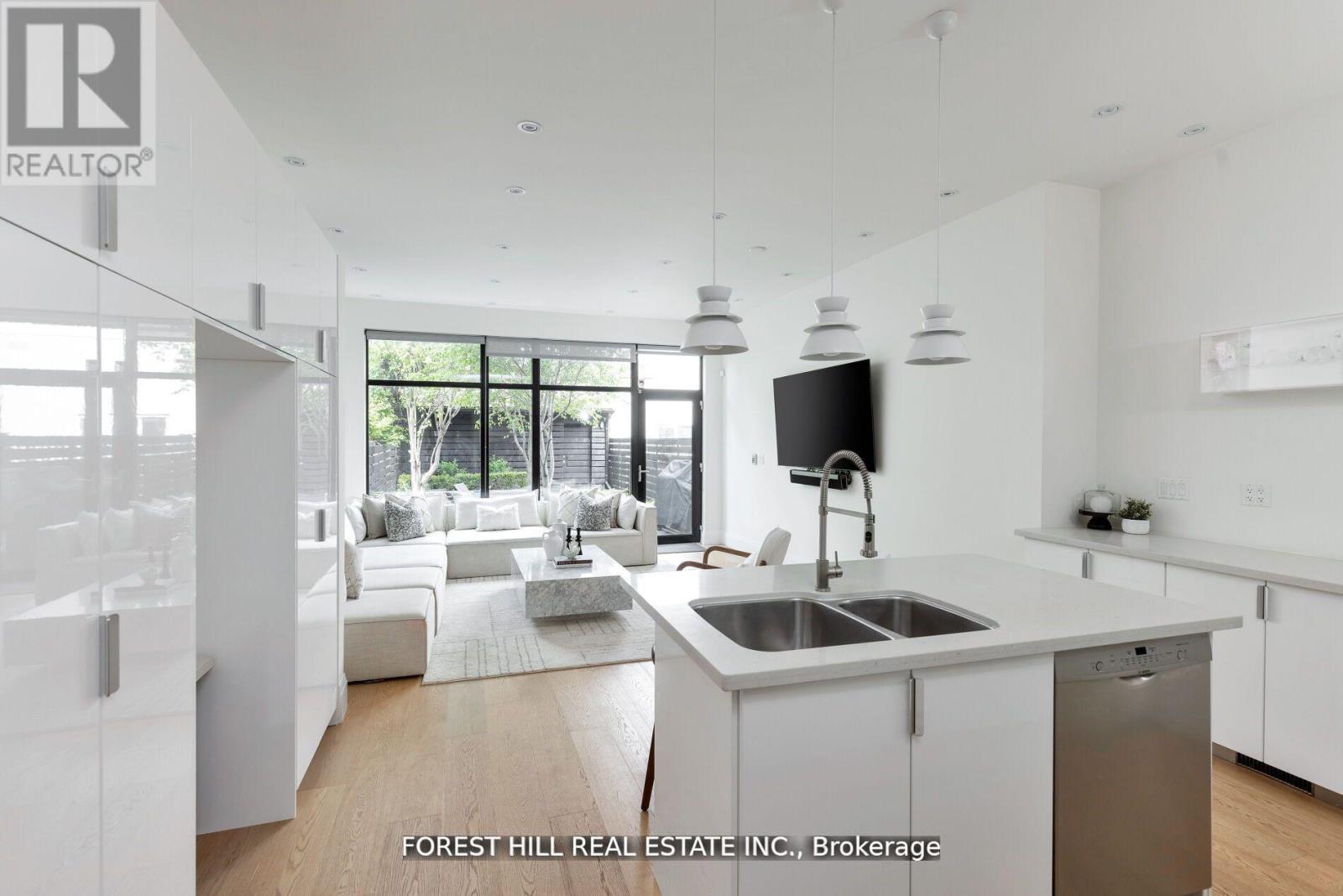 Photo 10 of 49 Brookfield Street, Toronto ON