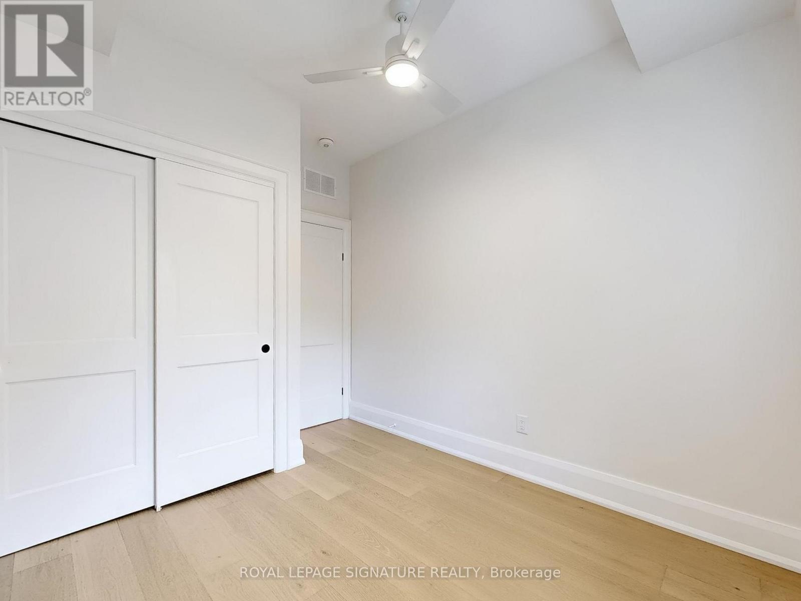 Photo 9 of 3 28 Beaconsfield Avenue, Toronto ON
